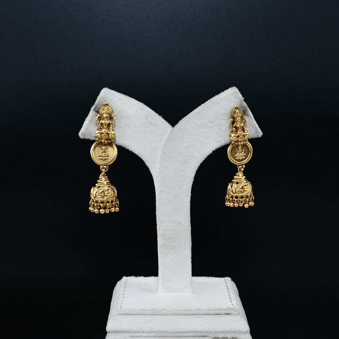 Temple Lakshmi Kaasu Short Necklace Set