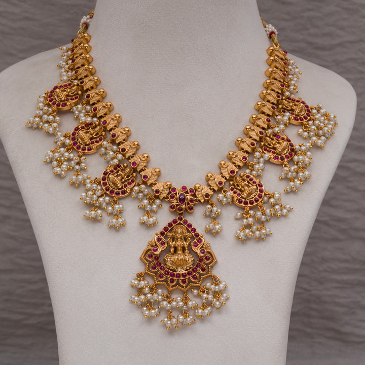 Royal Guttapusal Necklace Set